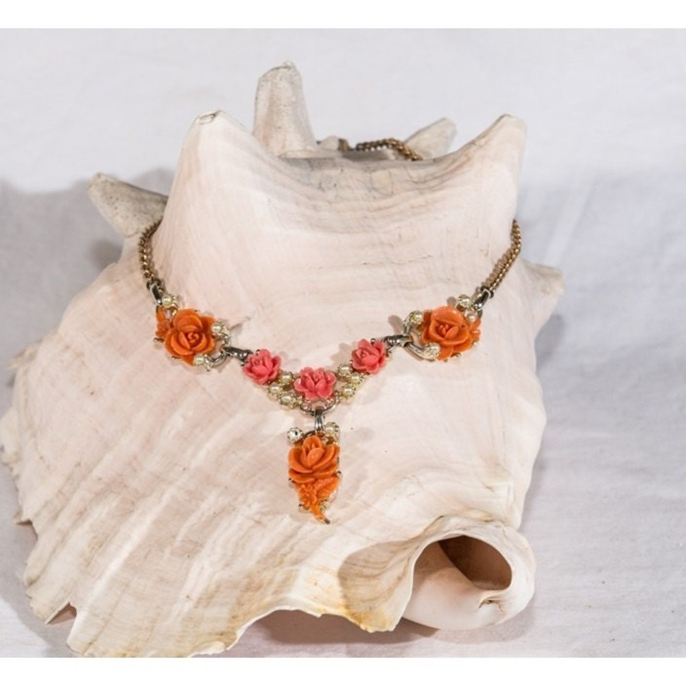 Vtg thermoset necklace gold tone roses floral flowers faux pearl mid century